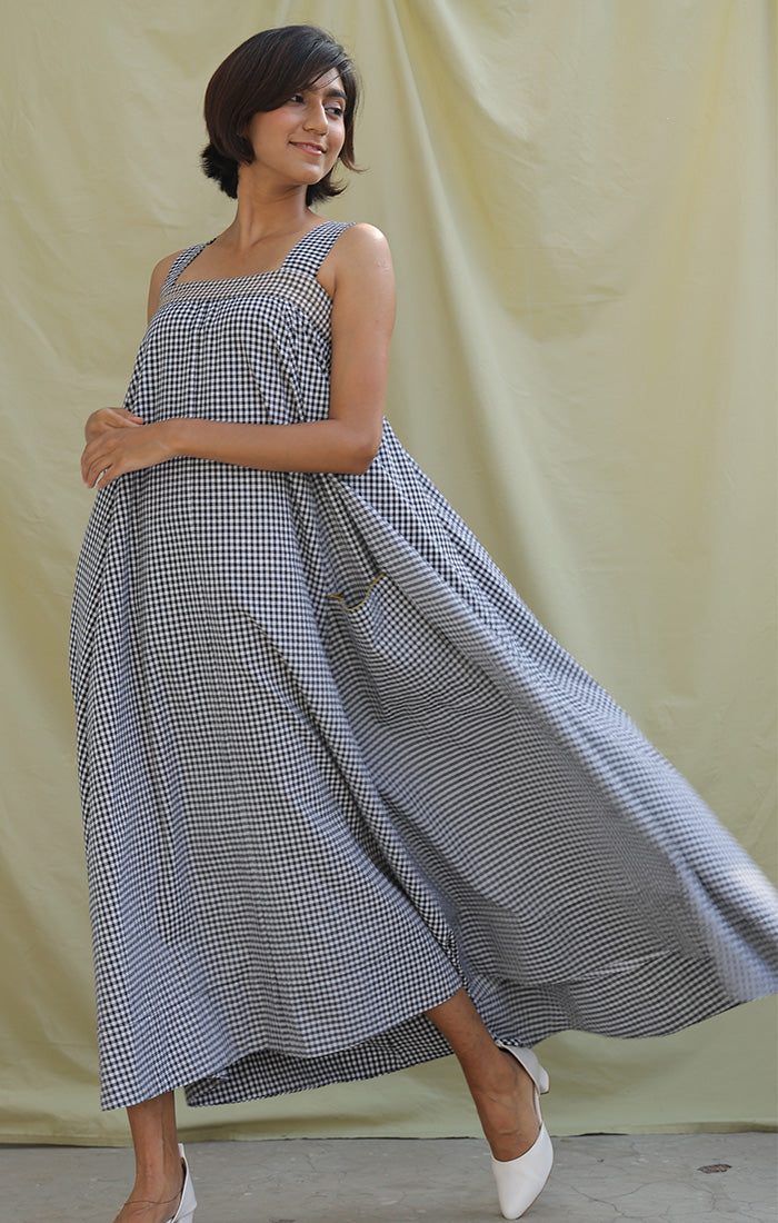 Gingham Maxi Dress – Ihaworld