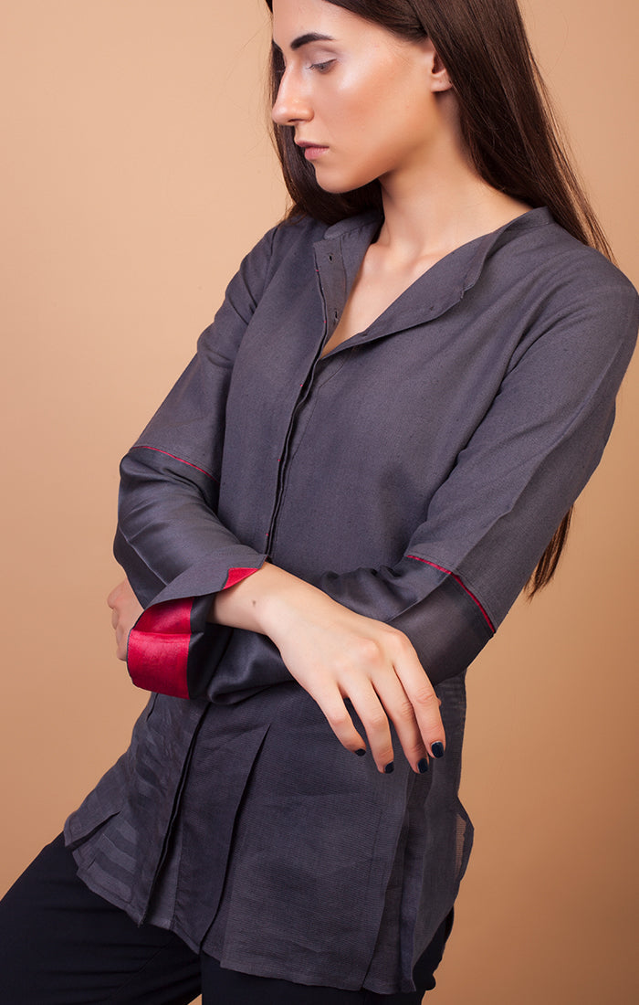 Pleated shirt with concelaed placket